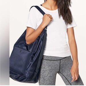 🎉Lululemon All Set Hobo Stylish Midnight Navy Tote Bag!